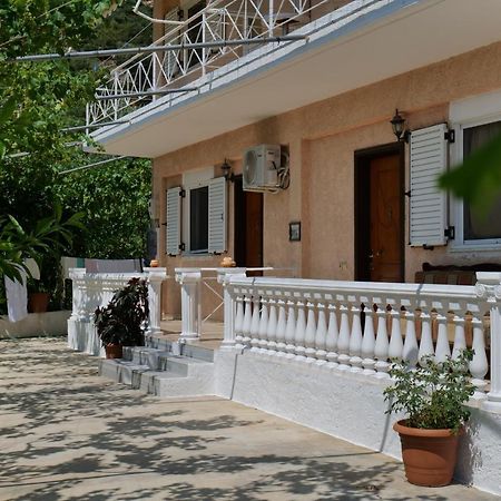 Arthur'S 4Apartments Borsh Εξωτερικό φωτογραφία