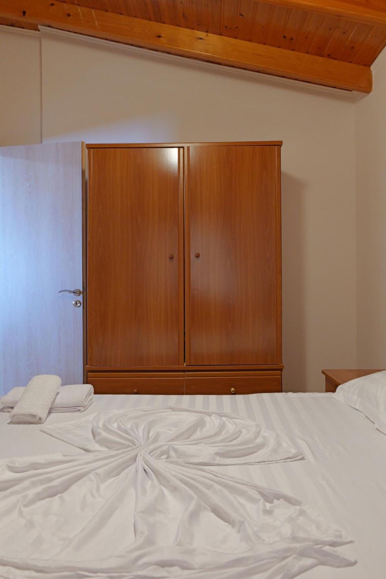 Arthur'S 4Apartments Borsh Εξωτερικό φωτογραφία