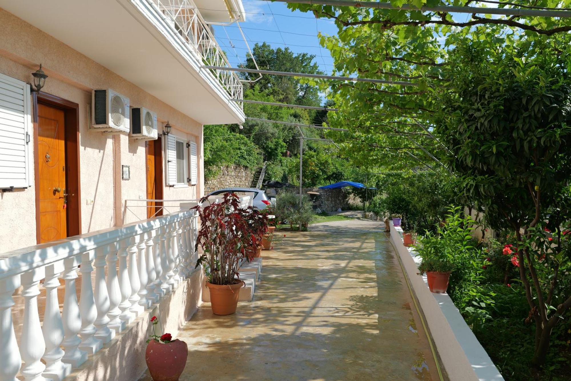 Arthur'S 4Apartments Borsh Εξωτερικό φωτογραφία