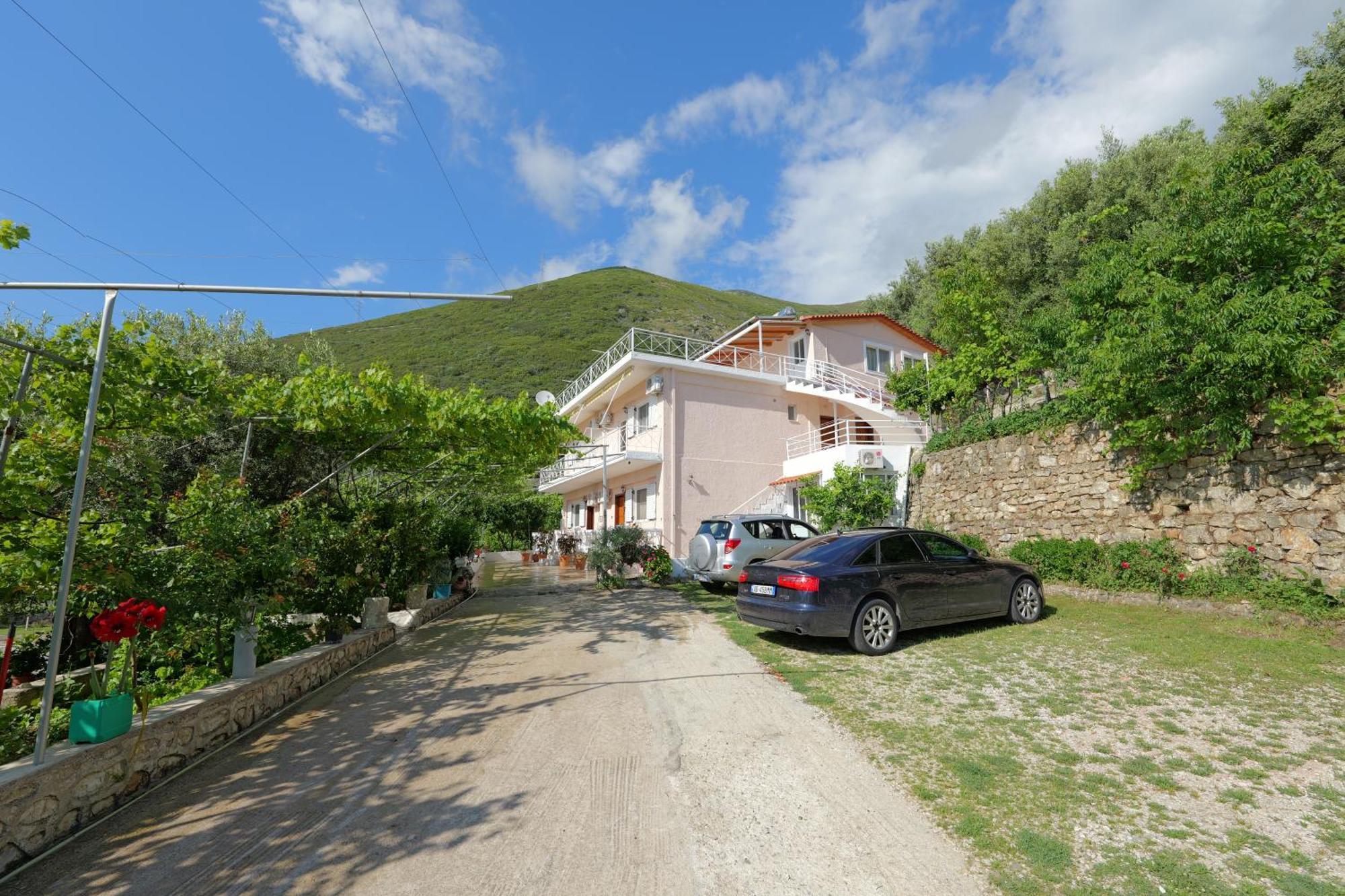 Arthur'S 4Apartments Borsh Εξωτερικό φωτογραφία