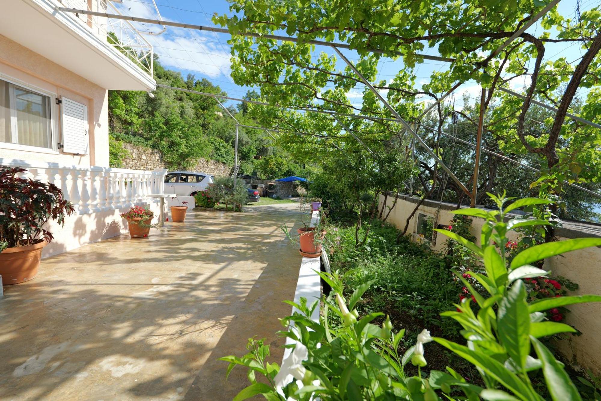 Arthur'S 4Apartments Borsh Εξωτερικό φωτογραφία